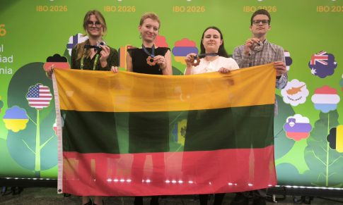 Pirmąkart Vilniuje vykusioje tarptautinėje biologijos olimpiadoje – puikus Lietuvos mokinių pasirodymas: iškovojo sidabrą ir bronzą