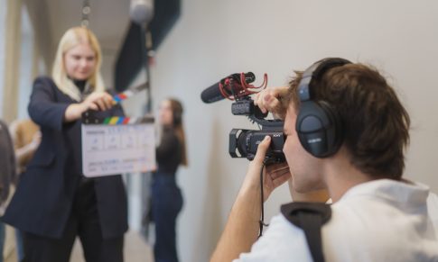 Kas kurs medijas, reklamą ir stiprins informacinį atsparumą – tokių specialistų reikia jau šiandien