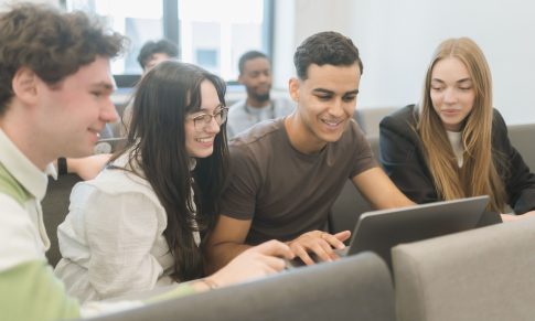 Pirmakursiams – svarbiausia informacija bei patarimai apie universiteto IT sistemas