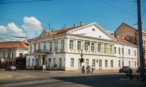 Architektūros fakultetas kviečia į žinomo architekto Shigeru Ban paskaitą