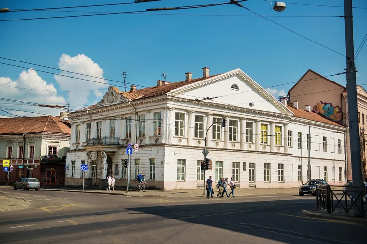 architekturos-fakultetas-kviecia-i-zinomo-architekto-shigeru-ban-paskaita