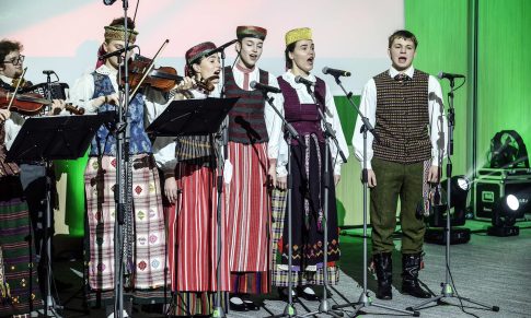 „Vingyje“ dainuojanti Austėja: „Čia galiu ne tik klausytis tautinės muzikos, bet ir pati tapti jos dalimi“