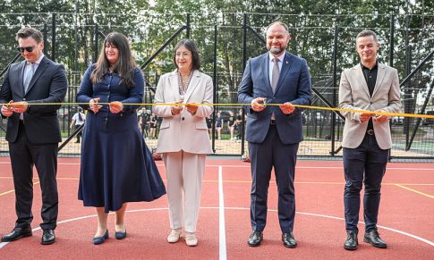 Vilniuje atidarytas modernus sporto aikštynas LASUC auklėtiniams ir Lietuvoje tarnaujančių Vokietijos karių vaikams