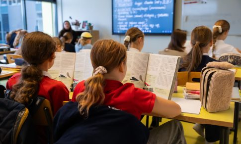 Pagalba kiekvienam vaikui: kokie specialistai sudaro švietimo pagalbos komandą mokykloje