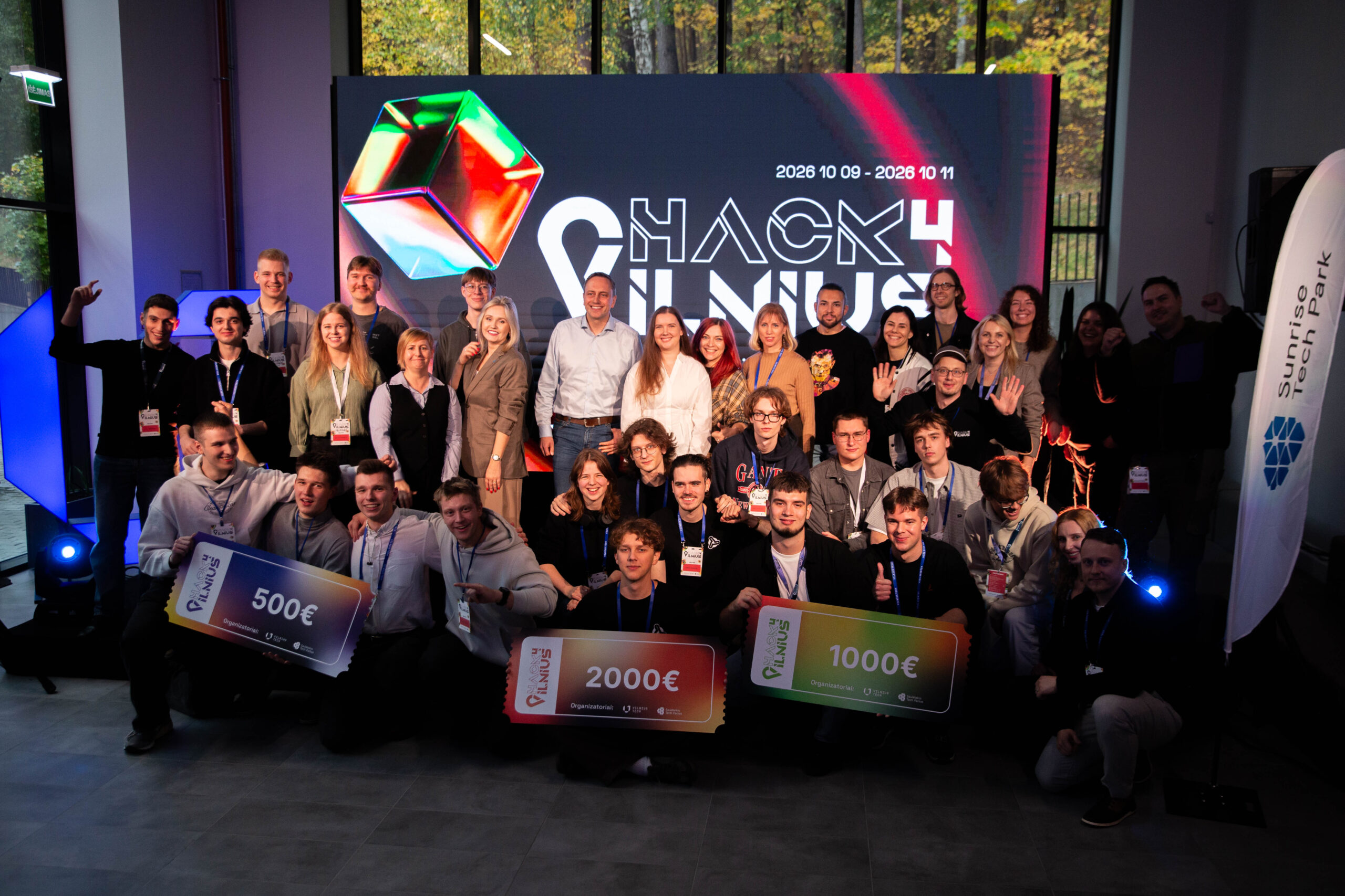 paaiskejo-„hack4vilnius-2026“-nugaletojai:-nuo-miesto-problemu-radaro-iki-zaidimu-troleibuse